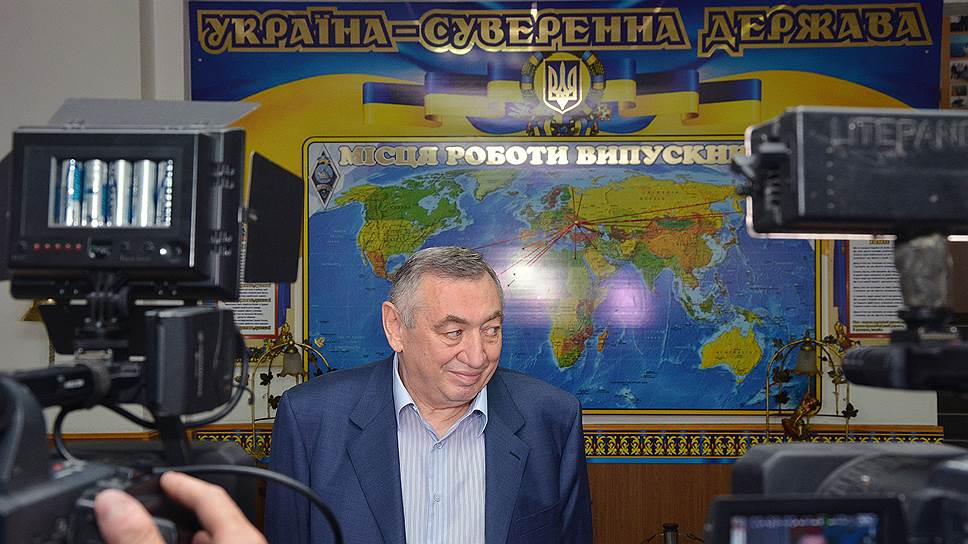Досрочные выборы президента Украины. Голосование на одном из избирательных участков в Одессе. Кандидат на пост городского головы Одессы Эдуард Гурвиц 