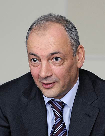 1 июня исполнится 50 лет заместителю руководителя администрации президента РФ Магомедсаламу Магомедову
