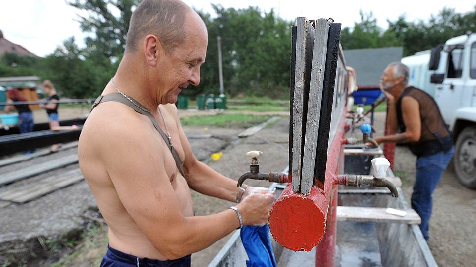 Палаточный лагерь для беженцев из юго-восточной Украины в Ростовской области 