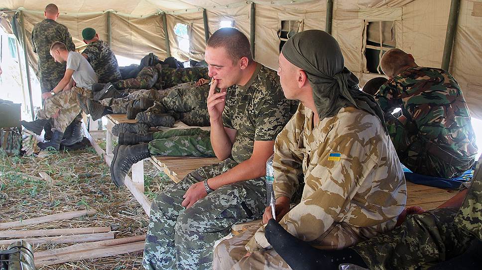 Перешедших на российскую территорию украинских военных разместили в специально развернутом полевом лагере 