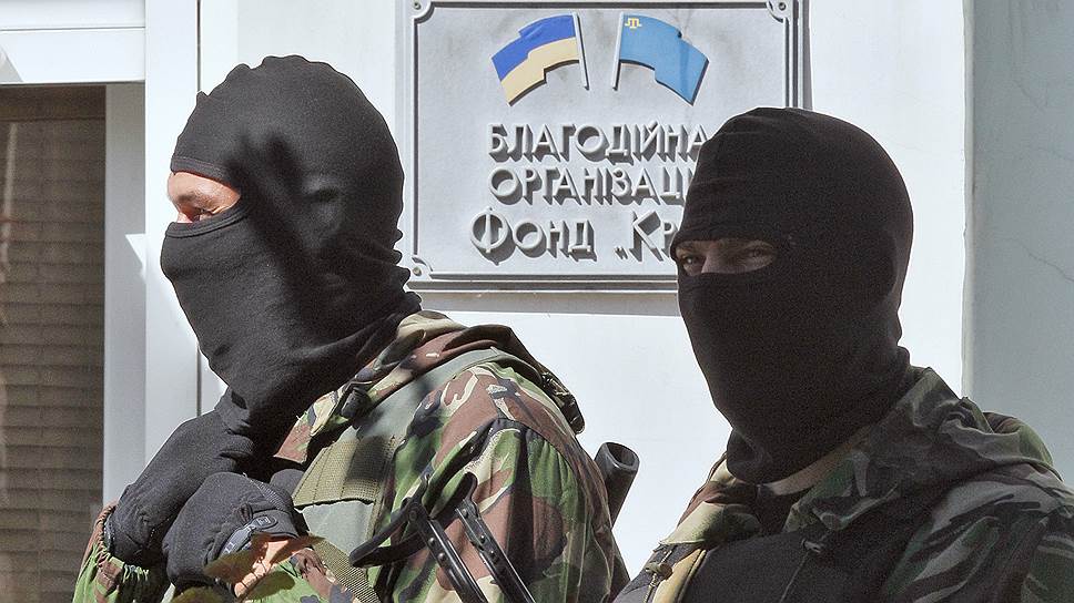 Сотрудники правоохранительных органов провели обыск в центральном офисе Меджлиса крымскотатарского народа в Симферополе 