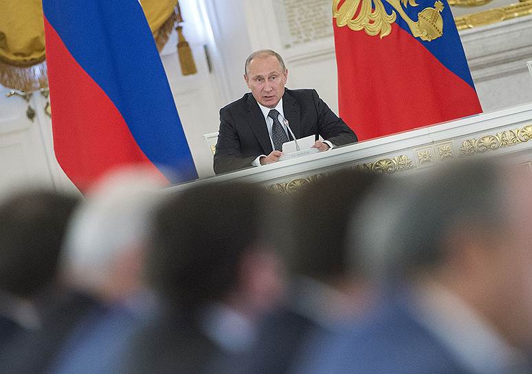 Президент России Владимир Путин в начале заседания выступил с революционными инициативами, которые в конце заседания сам уже не стал поддерживать 