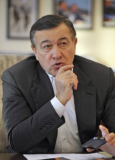 Мы не подавали заявку на строительство стадионов. Видимо, благодаря успешному опыту на острове Русский выбор пал на нас. Суть в том, чтобы точно успеть построить вовремя 
