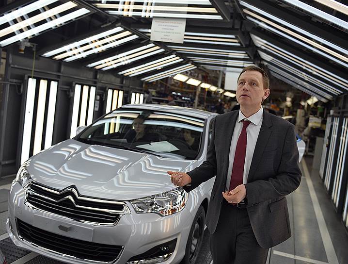 Директор завода Citroen, Peugeot, Mitsubishi Жан-Кристоф Маршаль (на фото) готов к диалогу с профсоюзами, но продлевать трудовой договор с работницей Ольгой Суховой и несколькими десятками ее коллег отказывается