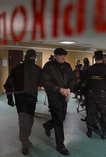 Бывший директор Федеральной службы исполнения наказаний Александр Реймер после рассмотрения вопроса о его аресте в Пресненском районном суде 