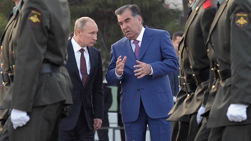 Таджикистан рассчитывает, что Россия поможет укрепить его армию (на фото рядом с Владимиром Путиным Эмомали Рахмон) 