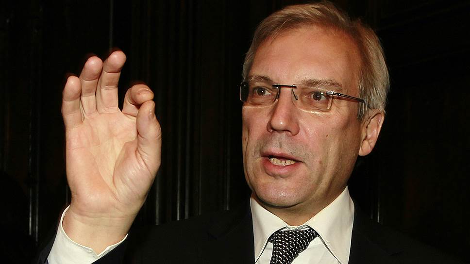 Постпред России при НАТО Александр Грушко обещал разобраться с решением сократить число российских представителей при альянсе 