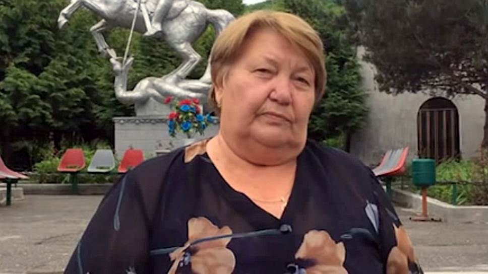 С солдатской матери сняли полтора обвинения