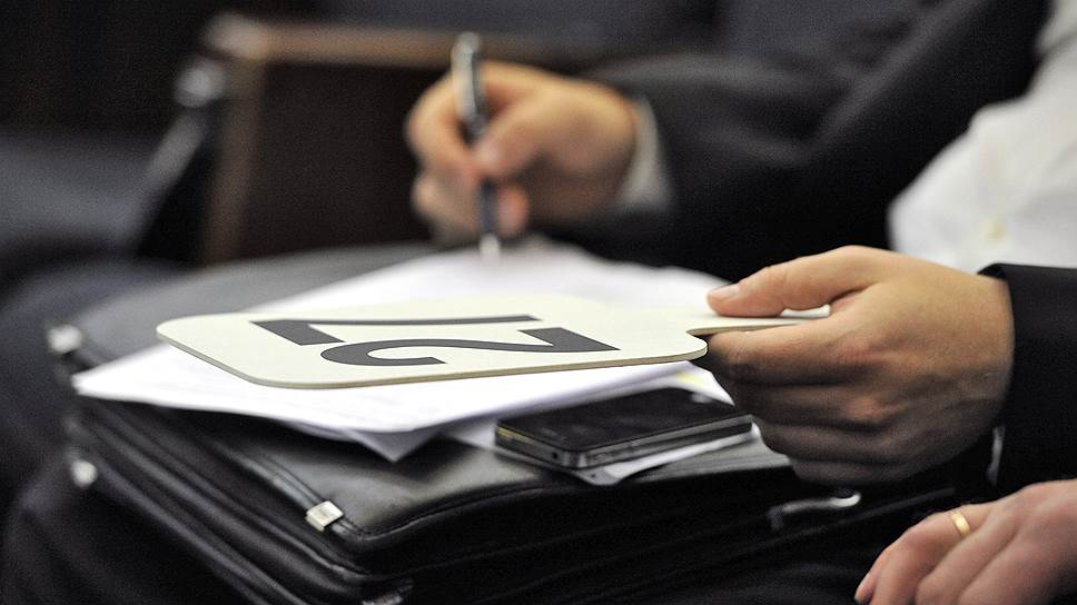 Сделок с властью рубль не обесценил 