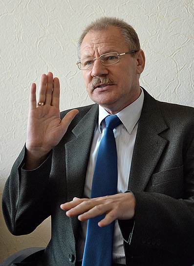 "Яблочник" Сергей Бых уверен, что договориться о снятии кандидатов в пользу одного невозможно, потому что все соперники прошли беседу в администрации края