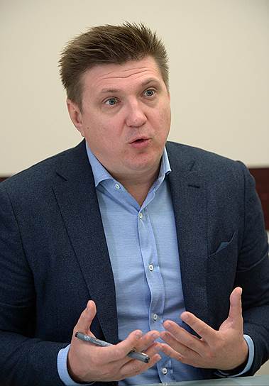 Просто все считают меня сумасшедшим, сейчас бы притихнуть и откладывать денежки. А я, наоборот, понимаю, что для меня это идеальное время 