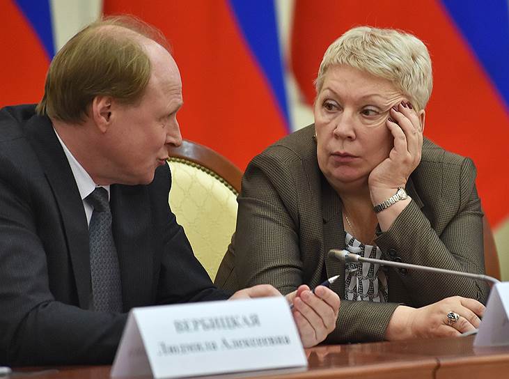 Советник Президента России по культуре Владимир Толстой и министр образования и науки России Ольга Васильева во время совместного заседания Совета при президенте России по культуре и искусству и Совета при президенте России по русскому языку 