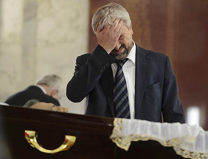 Телеведущий Евгений Примаков на панихиде 