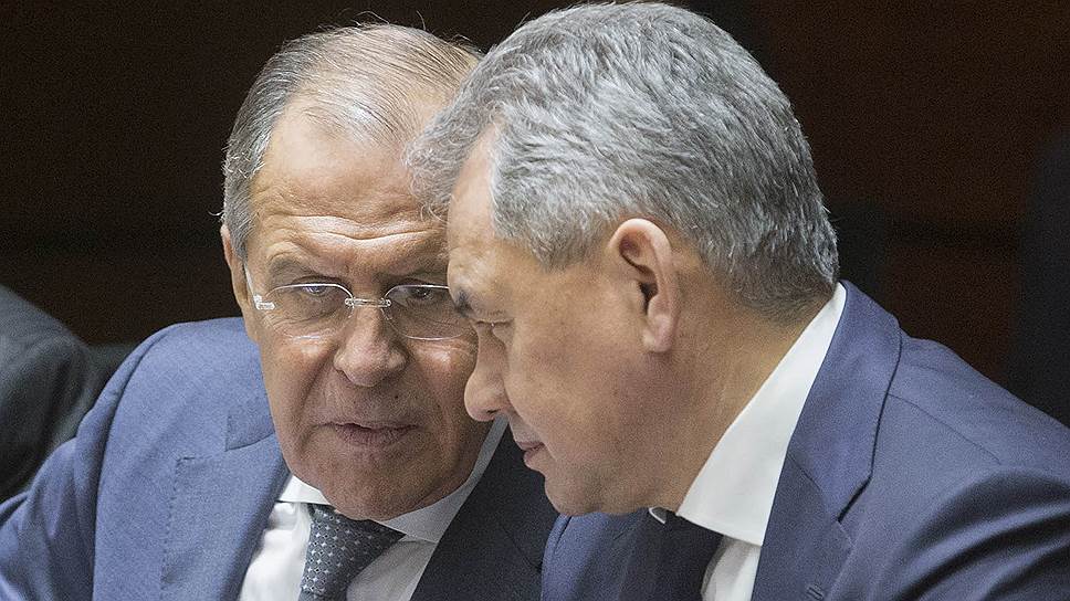 Министры иностранных дел и обороны РФ Сергей Лавров (слева) и Сергей Шойгу