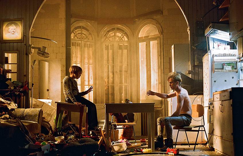 «Имитацию жизни» можно, не боясь скандала, показывать и в Москве — в спектакле нет насилия
