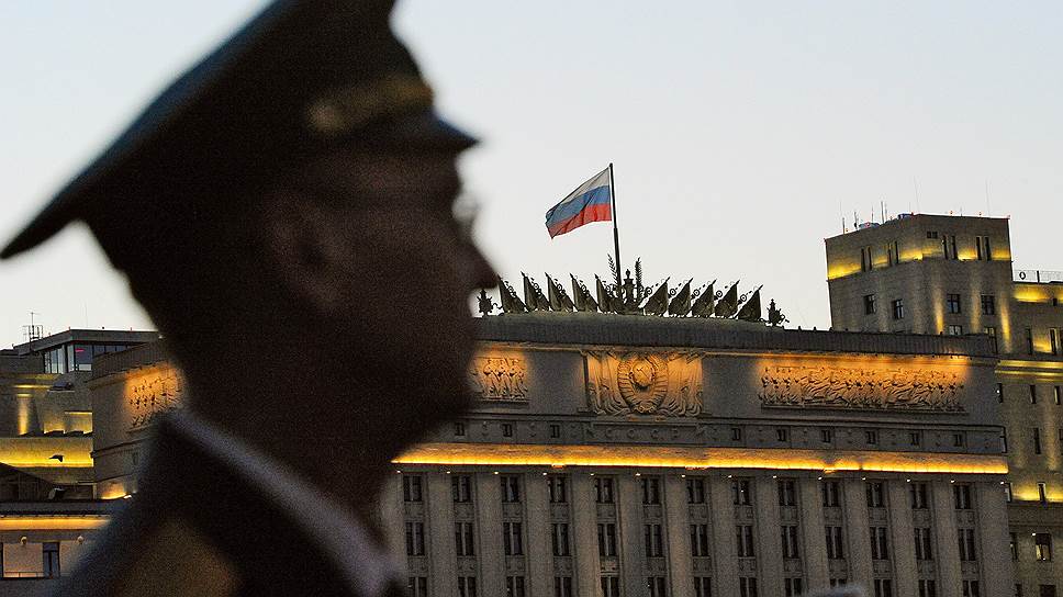 Военные выходят на передовицу