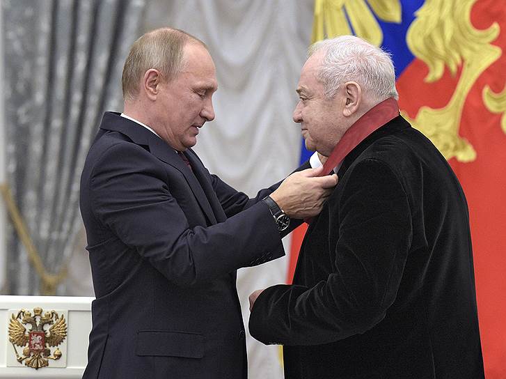 Президент России Владимир Путин и профессор Московской государственной консерватории имени П.И. Чайковского Эдуард Грач 