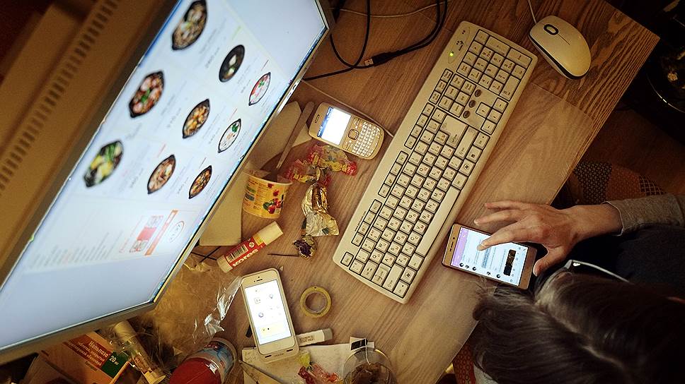 Граждане вернулись в рестораны и интернет-магазины