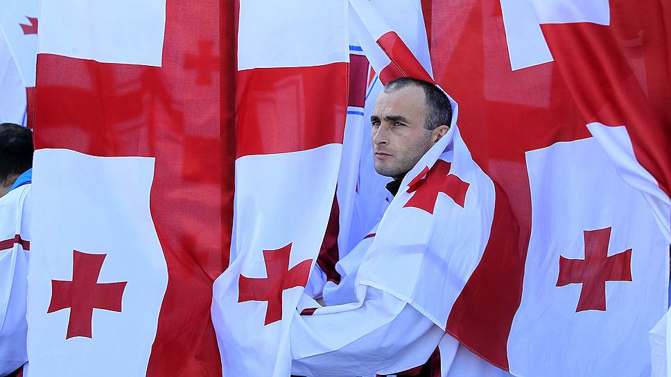 Перед грузинами, желающими выехать в страны ЕС, может вновь опуститься «визовый занавес»