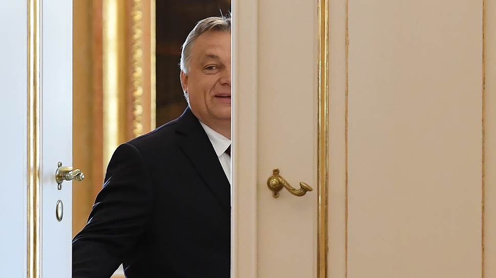 Виктора Орбана попросили остаться