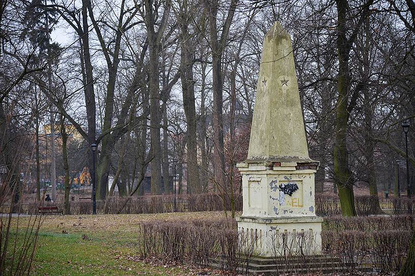 Обелиск в Сцинаве 
