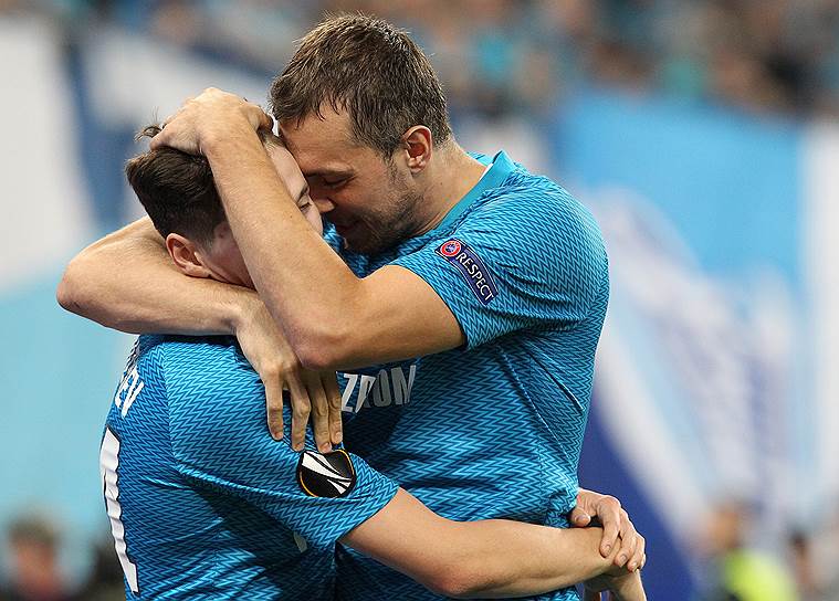 Артем Дзюба (справа) и Далер Кузяев внесли решающий вклад в победу «Зенита» над «Бордо» 