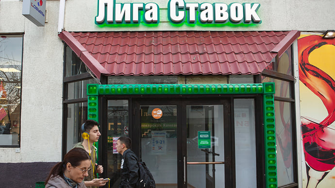 Не по паспорту, а по ставке