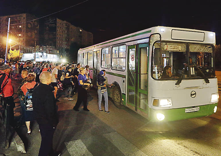 К эвакуации населения, оказавшегося в зоне возможного поражения, подключили и общественный транспорт