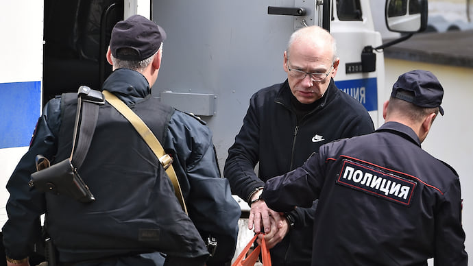 Защита Алексея Кузнецова предложила пересчитать эпизоды