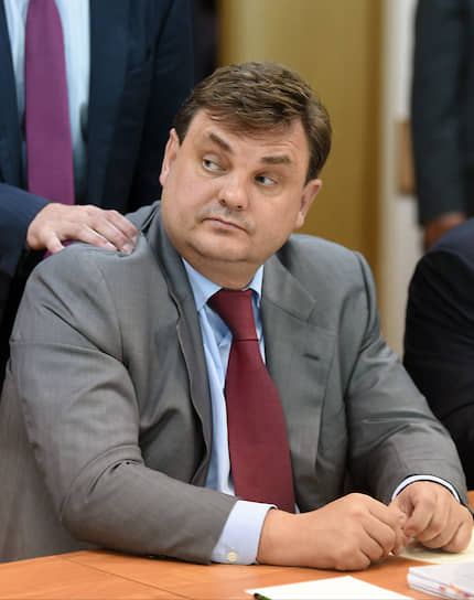 Глава аппарата правительства Константин Чуйченко поручил до сентября выяснить, на каких условиях бизнес согласится реализовывать государственные задачи 
