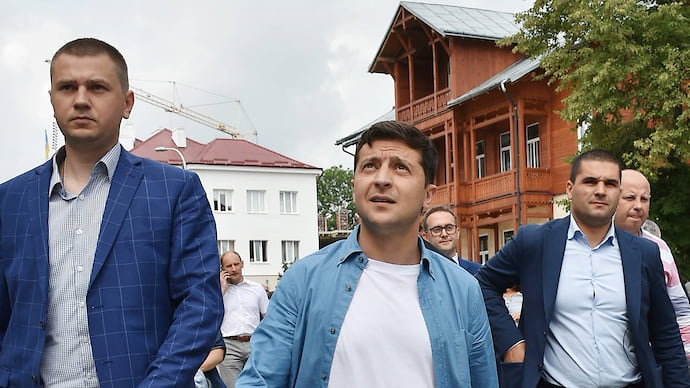 Украину взяли в надежные слуги