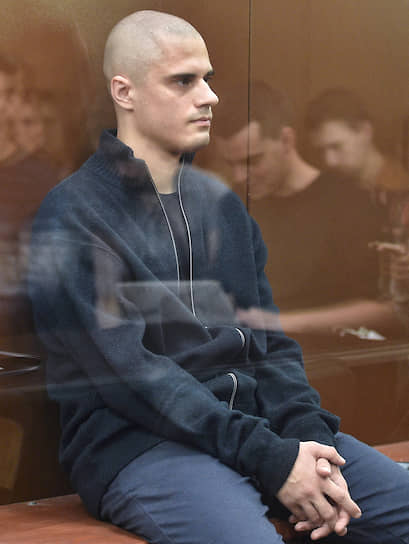 Данил Беглец и Иван Подкопаев (на фото) стали первыми, кто получил срок по обвинению в насилии против полицейских на митинге 27 июля