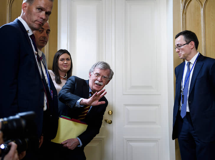 Советник президента США Джон Болтон пытался проводить свою линию во внешней политике, в результате чего глава Белого дома указал ему