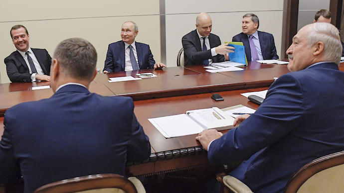 Все тайное становится равным