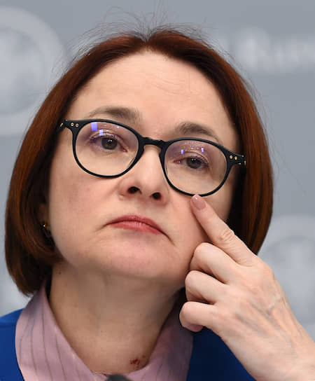 ЦБ во главе с Эльвирой Набиуллиной намерен понаблюдать за дальнейшей динамикой инфляционных индексов, перед тем как принимать новое решение о размере ставки 