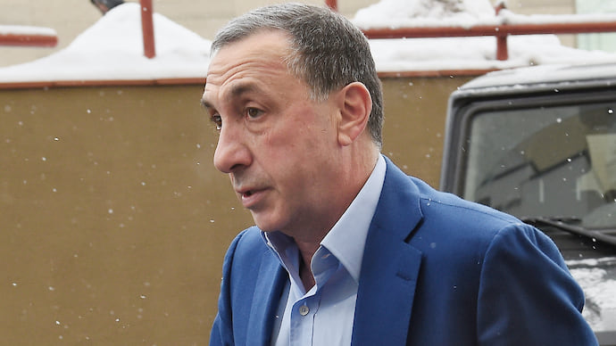 Евгений Гинер пообещал не менять курс