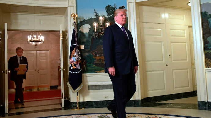 Под импичмент Дональда Трампа подложили книгу