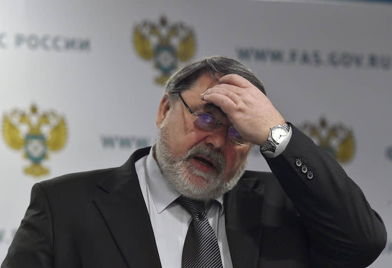 У добившегося согласия правительства на предоставление ФАС силовых полномочий главы службы Игоря Артемьева появились новые оппоненты в Госдуме и Совете федерации