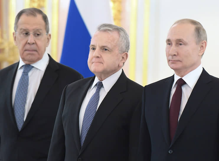 Посол США в России Джон Джозеф Салливан впервые встретился российским дипломатам 