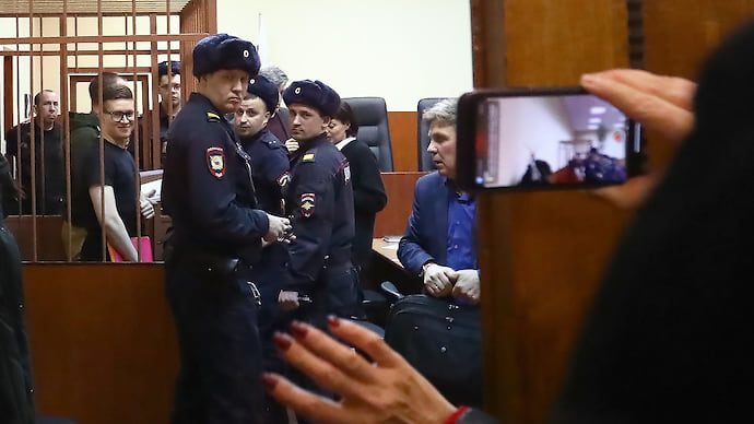 Дело «Сети» началось с задержкой, но без задержаний