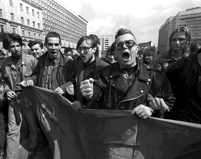 Эдуард Лимонов не разделял политику, протест и литературу 