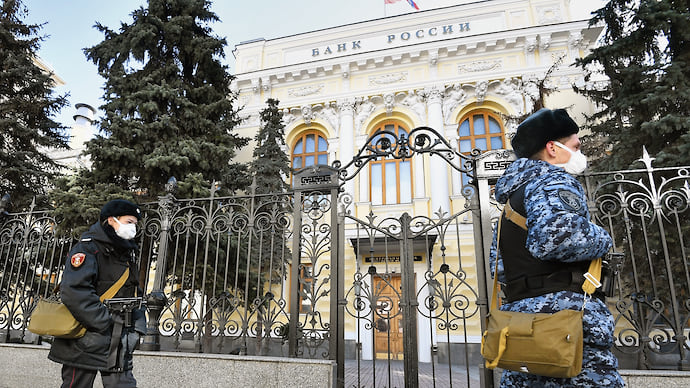 Пенсионные фонды просят ЦБ не связываться