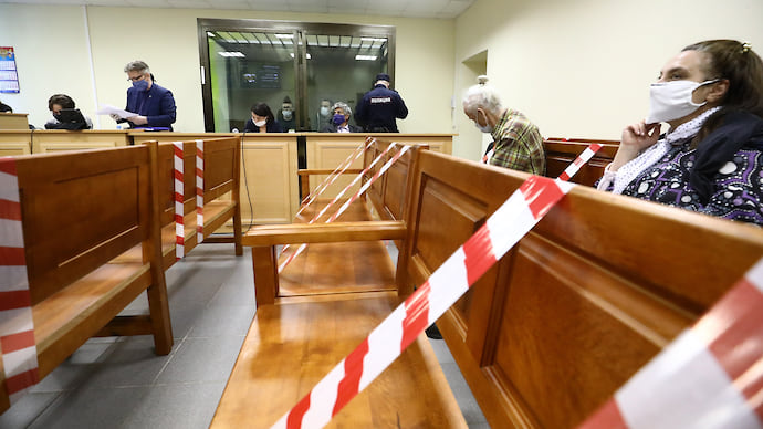 Суды вернулись, а зэков нет