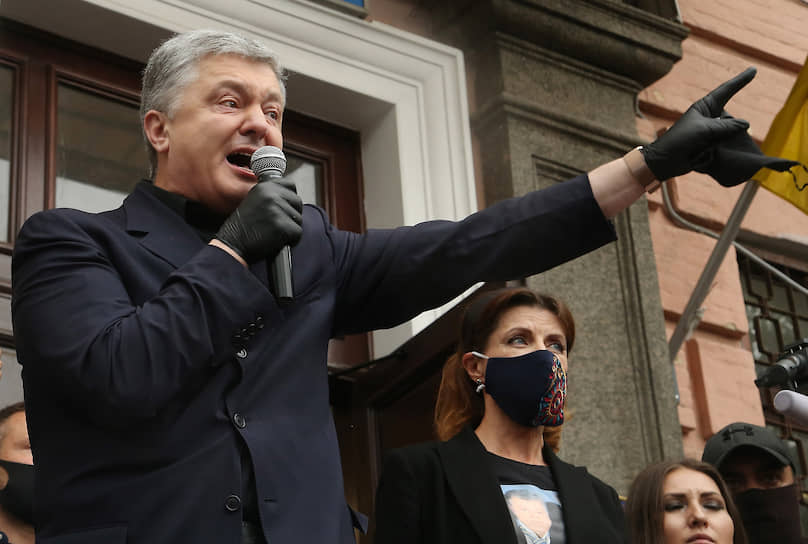 Экс-президент Украины Петр Порошенко (на фото) и его окружение назвали обнародованные аудиозаписи «спецоперацией московской агентуры» 