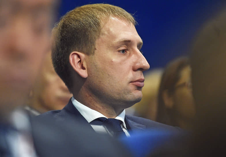 Минвостокразвития во главе с Александром Козловым считает, что выдача бесплатных гектаров населению притормозит его отток из арктических регионов