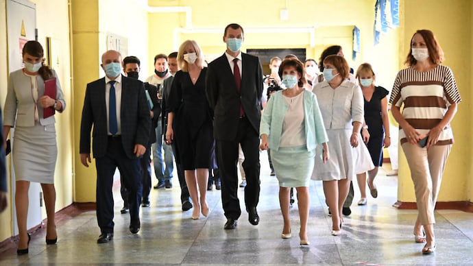 Врио бьет по своим