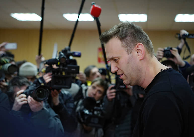 Соратники Алексея Навального (на фото) уверены, что он стал жертвой отравления из-за своей политической деятельности 
