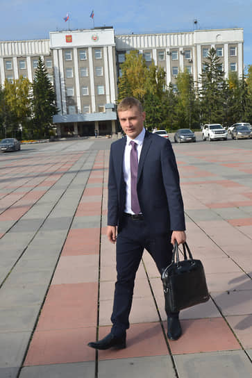 Абанаксий горсуд решил, что глава Хакасии Валентин Коновалов молодой и пылкий коммунист, но точно не дебил