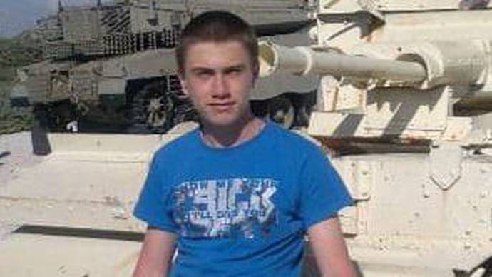 Солдат ответил на критику топором