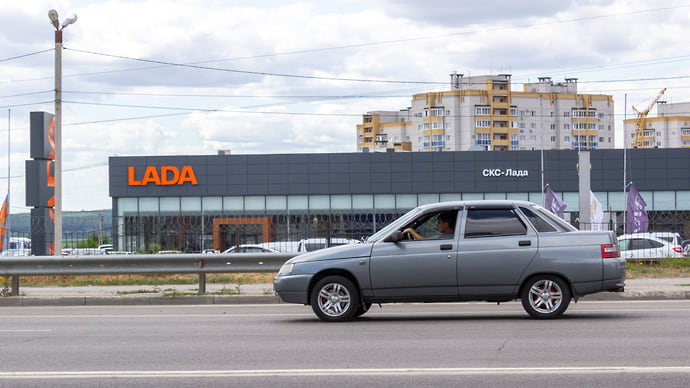 Авторынок дышит на Lada